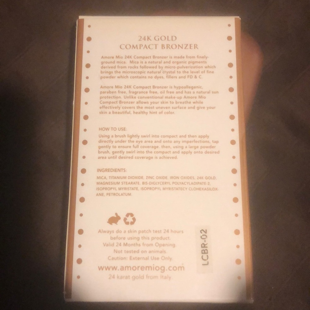 24K Gold Compact Bronzer - Picture 2 of 5